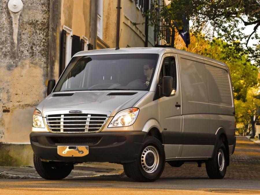  Freightliner Sprinter 2500 Cargo Van 2006 года  (фото 3 из 10)